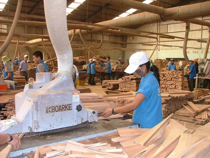 Nước thải chế biến gỗ thường được tạo ra trong quá trình sản xuất. Nước thải chế biến gỗ thường được tạo ra trong quá trình sản xuất.