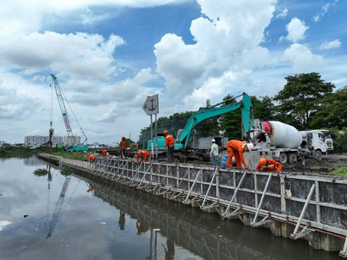 Thành phố tiến hành cải tạo kênh rạch Thành phố tiến hành cải tạo kênh rạch