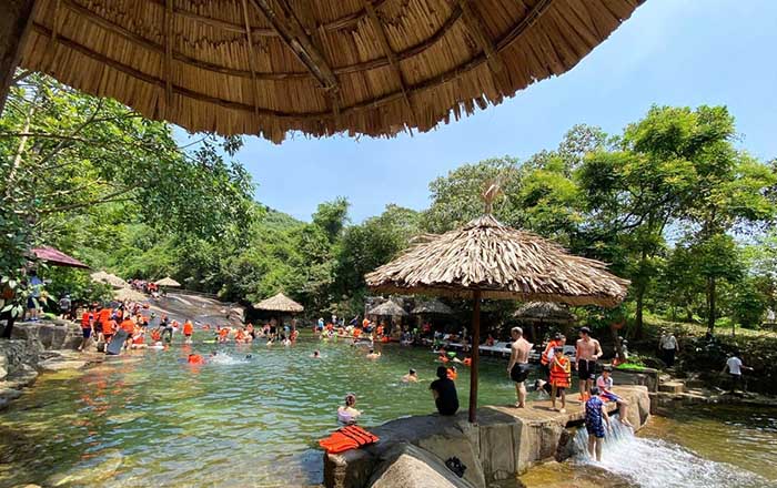 4 yếu tố lựa chọn đúng men vi sinh xử lý nước thải khu du lịch 2 Men vi sinh xử lý nước thải khu du lịch cần chịu được tải lượng lớn để thích ứng trong mùa du lịch cao điểm.