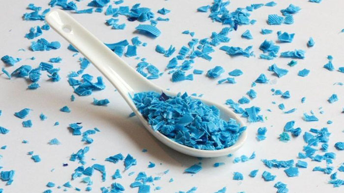 Hạt vi nhựa (Microplastic) là những mảnh nhựa có kích thước rất nhỏ. Hạt vi nhựa (Microplastic) là những mảnh nhựa có kích thước rất nhỏ.