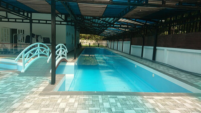 Ozone giúp loại bỏ các chất ô nhiễm phát sinh từ hoạt động của người bơi. Ozone giúp loại bỏ các chất ô nhiễm phát sinh từ hoạt động của người bơi.