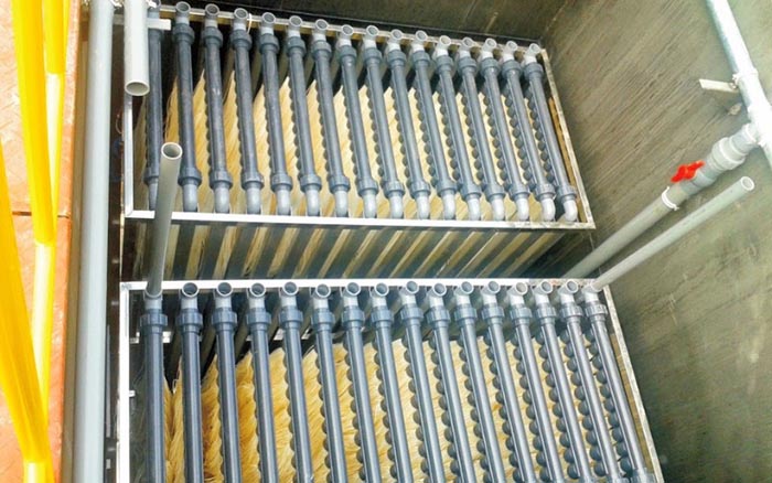 Cấu trúc của màng lọc bao gồm nhiều lớp sợi rỗng hoặc màng phẳng. Cấu trúc của màng lọc bao gồm nhiều lớp sợi rỗng hoặc màng phẳng.