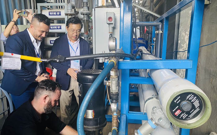 Bạn cần giám sát liên tục các thông số như áp suất màng, lưu lượng nước. Bạn cần giám sát liên tục các thông số như áp suất màng, lưu lượng nước.