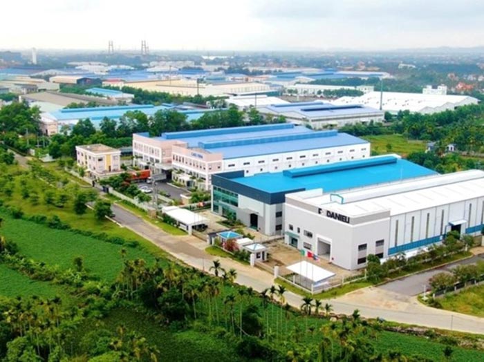 Xanh hóa khu công nghiệp góp phần bảo vệ môi trường. Xanh hóa khu công nghiệp góp phần bảo vệ môi trường.